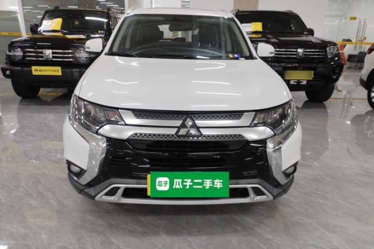 Used Mitsubishi Outlander 2019 2.4L 4x4 Zhi Xiang Edition 5 Seats China V Emission Standard Front