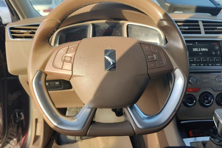 Used DS 5LS 2014 1.6T Luxury Edition THP160
