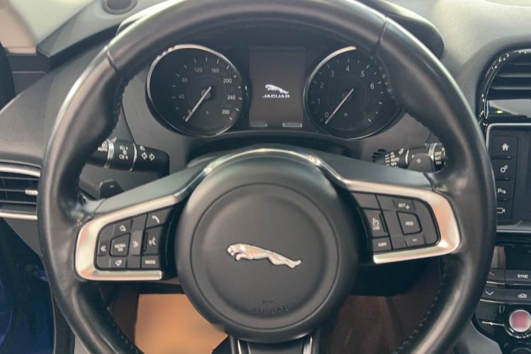 Used Jaguar F-PACE 2018 2.0T Four-Wheel Drive Urban Luxury Edition
