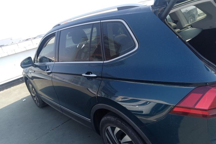 Used Volkswagen Tiguan L 2023 330TSI Automatic Two-Wheel Drive Smart Edition
