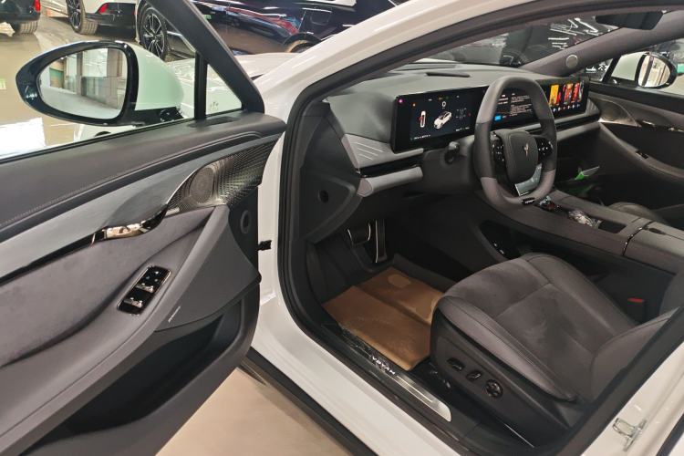 Used VOYAH PASSION 2024 PHEV Four-Wheel Drive Ultra-Long Range Executive Edition Driver Seat