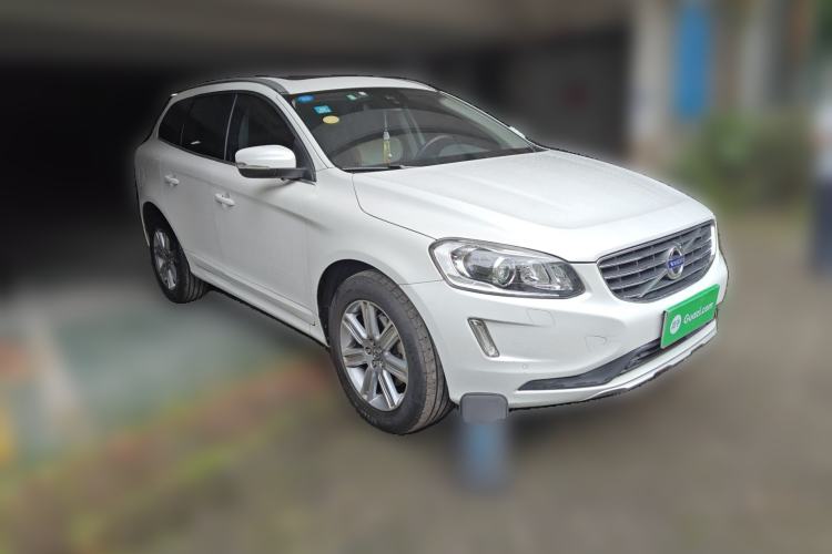 Used Volvo XC60 2017 T5 AWD Smart Upgrade Edition Front Right 45 Deg