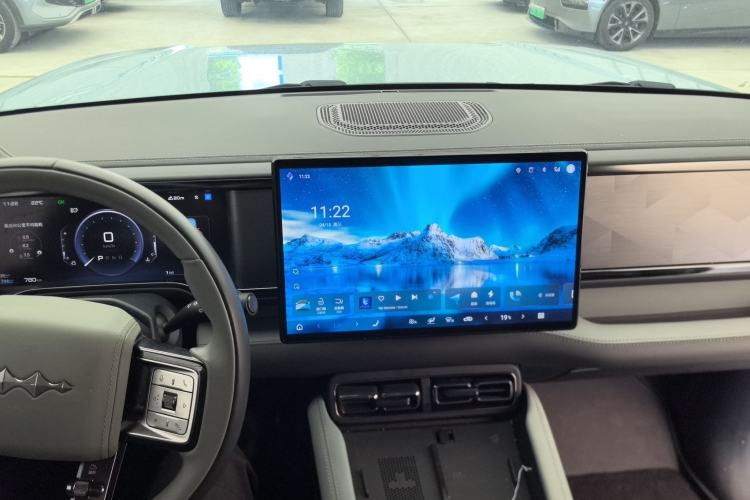 Used Formula Leopard 5 2023 Explore Edition Center Console