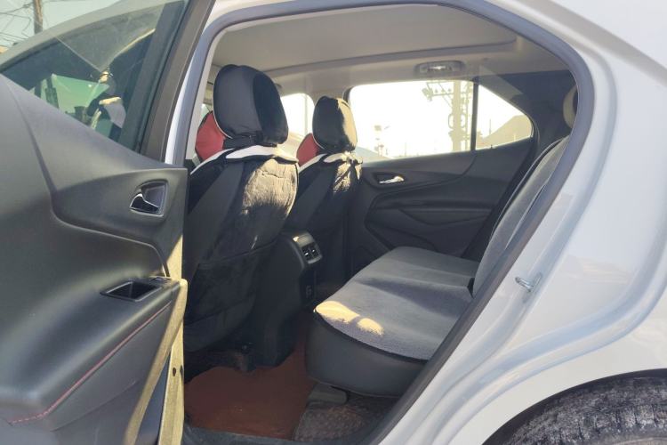 Used Chevrolet Equinox 2019 Redline 550T Automatic All-Wheel-Drive RS Model China VI Standard Left Rear Seat