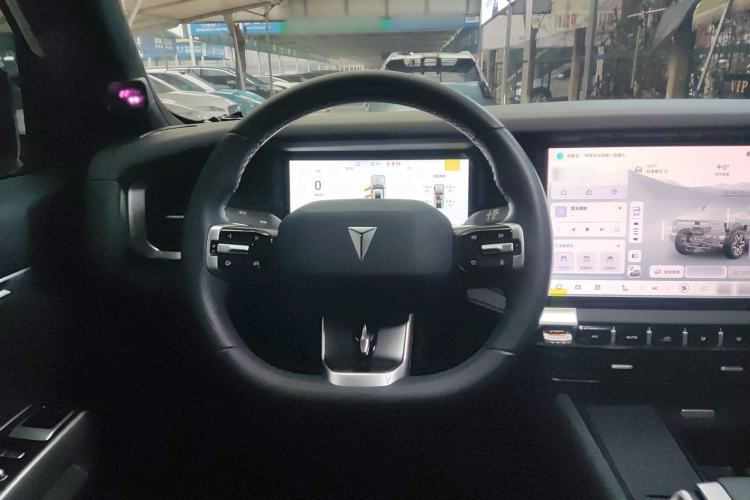 Used Deepal G318 2024 Four-Wheel-Drive Air Suspension Model