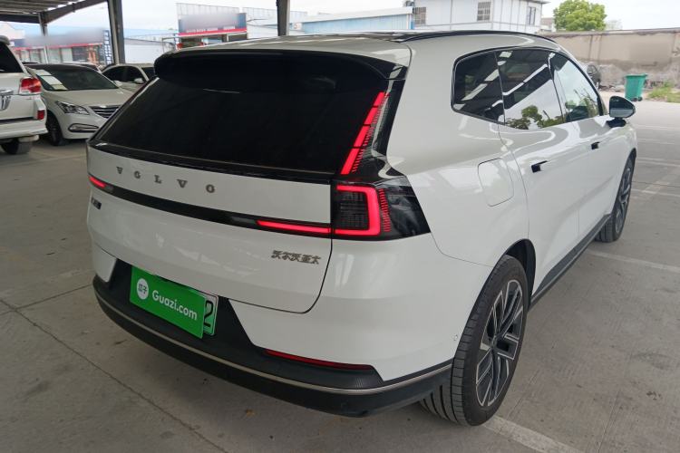 Used Volvo XC70 Plug-in Hybrid 2026 Model Four-Wheel Drive Long-Range Plus
