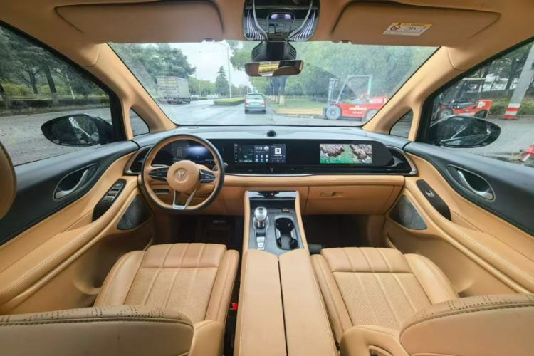 Used VOYAH Dream 2024 PHEV Extended-Range Premium Edition