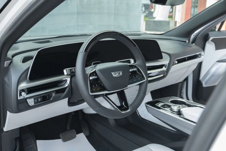 Used Cadillac LYRIQ 2022 Rear-Drive Long-Range Luxury Edition