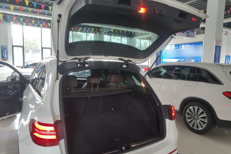 Used Mercedes-Benz GLC 2017 GLC 260 4MATIC Luxury Model Trunk