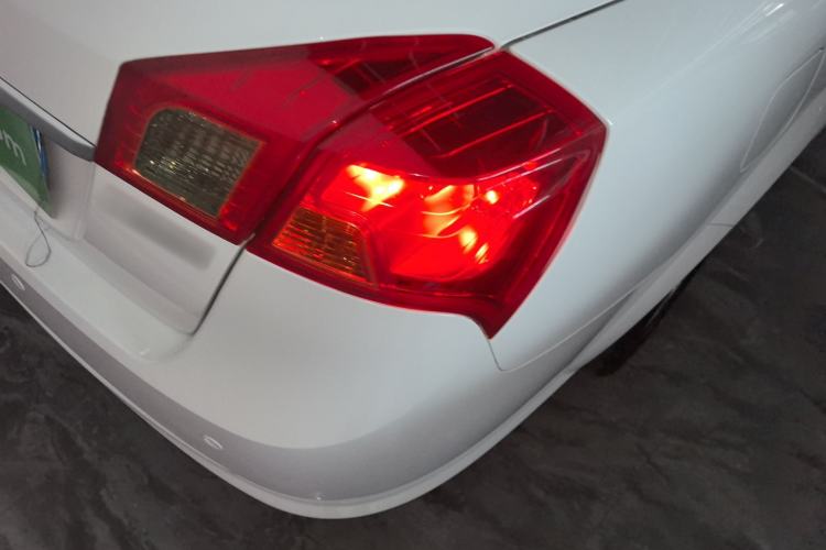 Used Buick Excelle 2013 1.5L Automatic Luxury Model Exterior 3