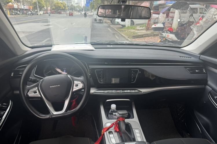 Used CHANGAN OSHAN X7 2020 1.5T Automatic Elite Edition Interior 4