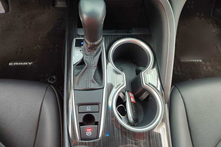 Used Toyota Camry 2023 2.0G Luxury Edition Interior 4