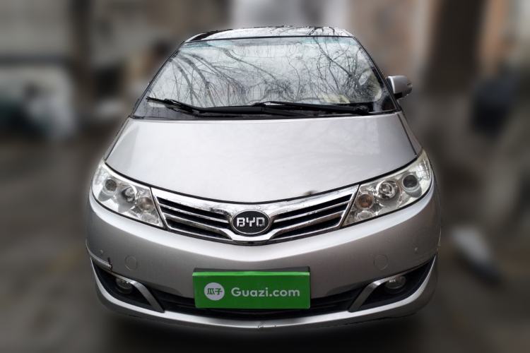 Used BYD M6 2015 2.4L Automatic Luxury Model