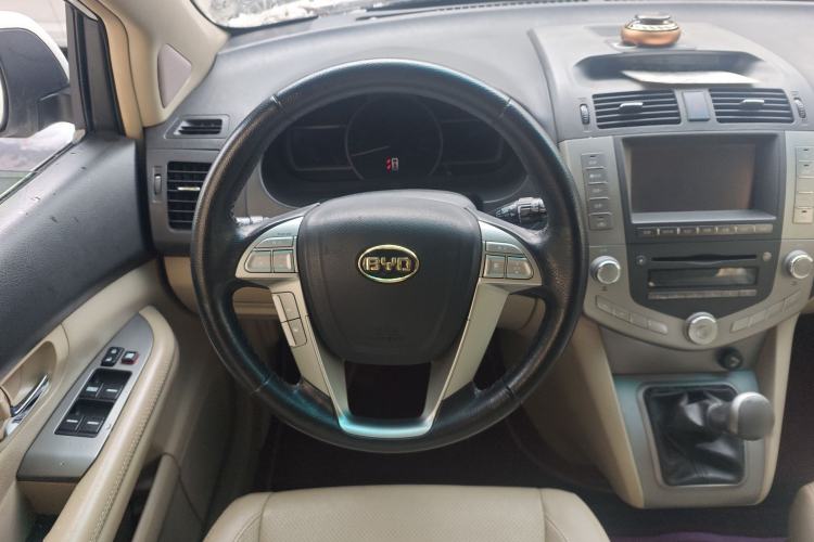 Used BYD S6 2012 2.0L Manual Luxury Version