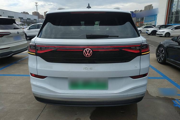Used Volkswagen ID.6 X 2023 Pure Edition