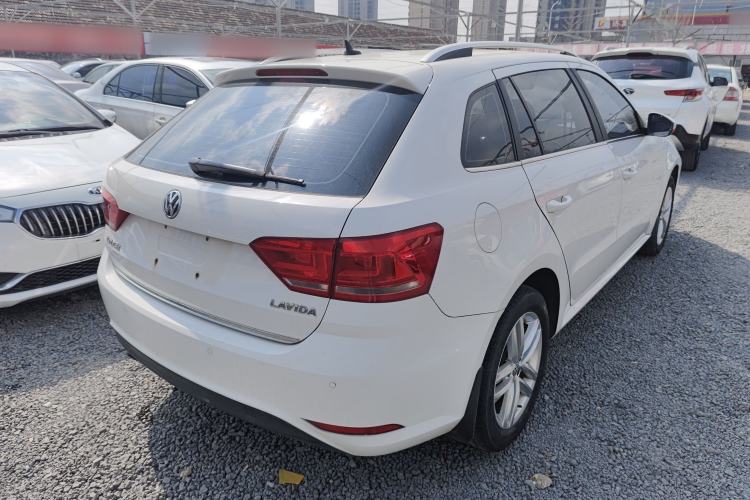 Used Volkswagen Gran Lavida 2015 1.6L Manual Comfort Edition
