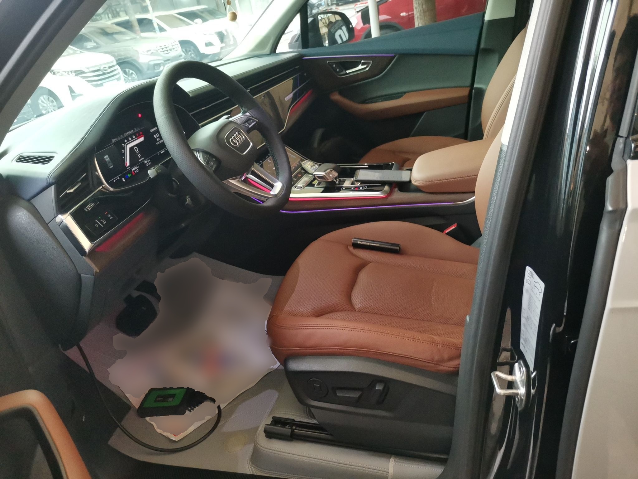 المقاعد الأمامية داخل السيارة