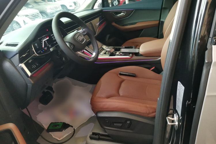 Used Audi Q7 2022 55 TFSI quattro S line Sport model Left Front Seat