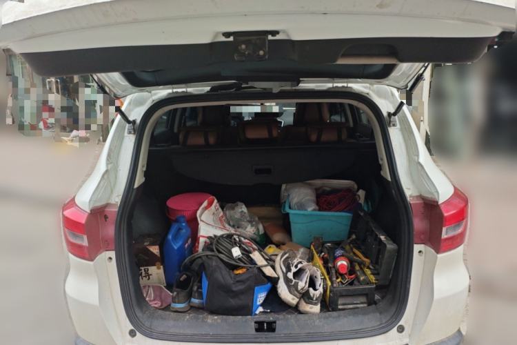 Used Dongfeng Fengdu MX5 2016 2.0L Automatic Flagship Edition Trunk