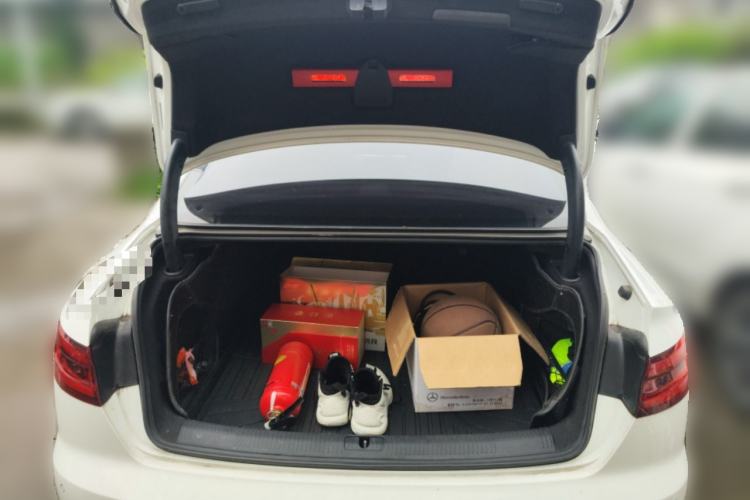 Used Audi A4L 2019 40 TFSI Fashion Edition China VI Emission Standard Trunk