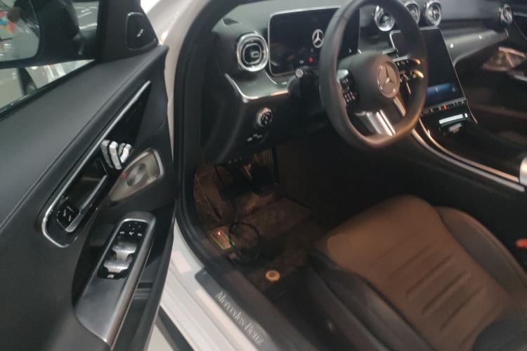 Used Mercedes-Benz C-Class 2023 Restyled C 260 L Night Edition Sports Version Left Front Seat