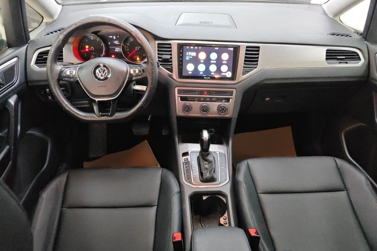 Used Volkswagen Golf Sportsvan 2016 1.6L Automatic Comfort Model Center Console