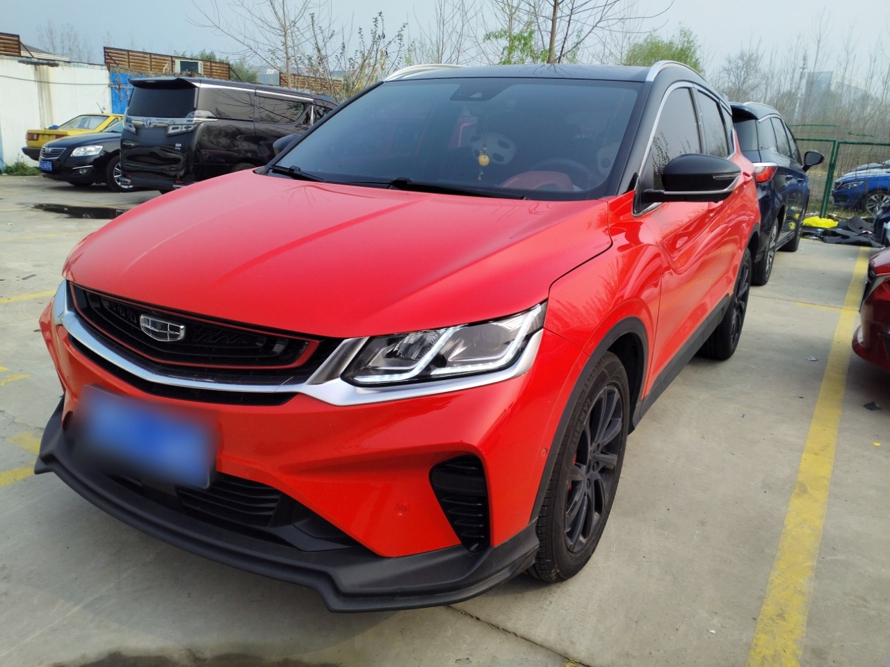 تحت مقدمة السيارة