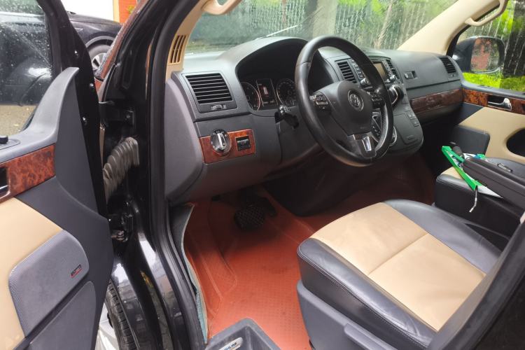 Used Volkswagen Multivan 2014 2.0 TSI Four-Wheel-Drive Executive Edition
