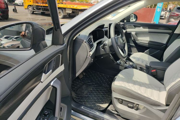 Used Volkswagen Tayron 2023 300TSI Two-Wheel-Drive Luxury Plus Advanced Edition Driver Seat