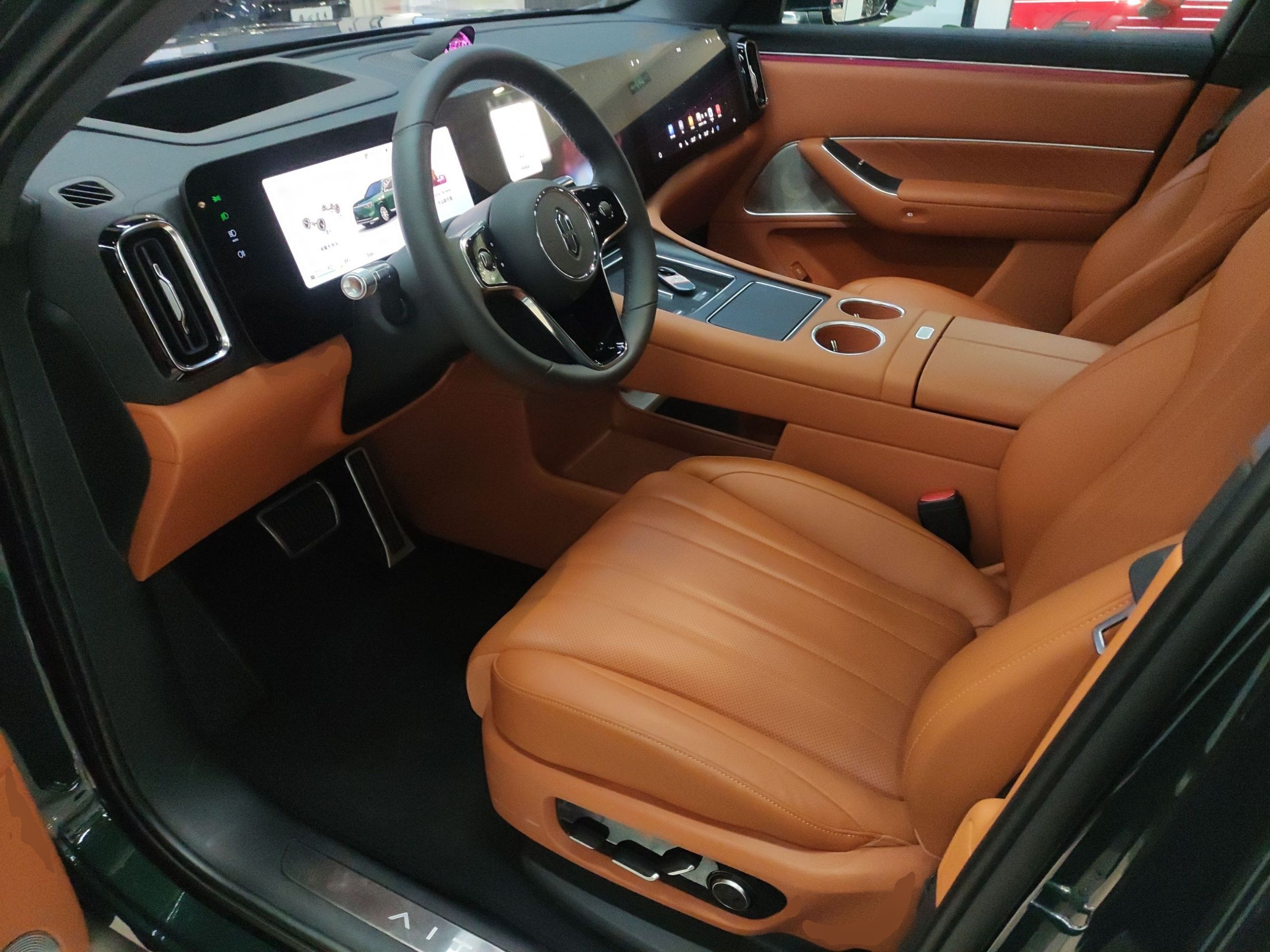 المقاعد الأمامية داخل السيارة