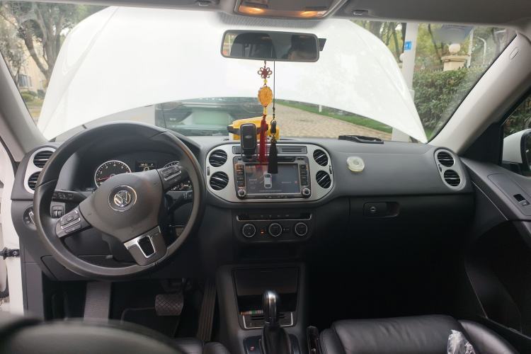 Used Volkswagen Tiguan 2013 1.8 TSI Automatic Two-Wheel Drive Comfort Edition Center Console