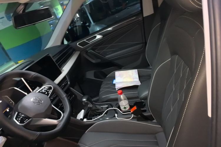 Used Volkswagen Tiguan L 2022 330TSI Automatic Two-Wheel Drive Smart Edition Left Front Seat