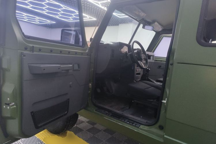 Used BAW Warrior 2021 2.4T Three-Door Four-Wheel Drive Short Wheelbase Gasoline Version China VI Emission Standard
