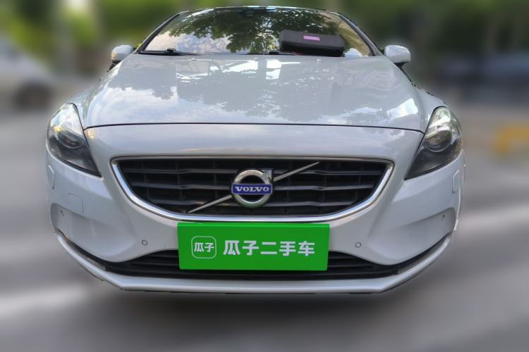 Used Volvo V40 2013 2.0T Zhiya Edition
