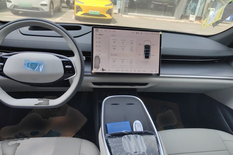 Used CHANGAN NEVO A07 2025 Blue Whale Range-Extending Model 140 Elite Version
