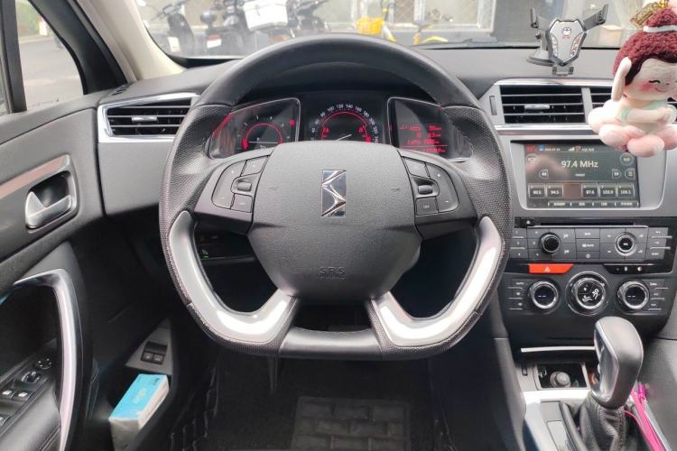 Used DS 6 2016 1.6T Luxury Edition THP160
