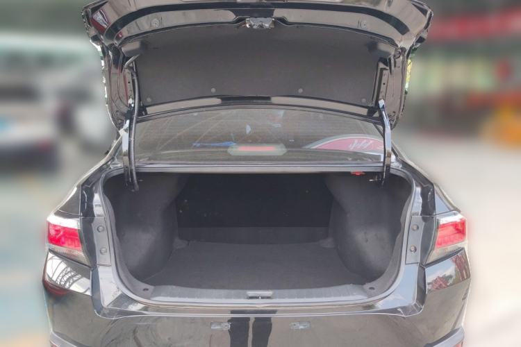 Used Venucia D60 2019 100 000 Honor 1.6L XL CVT Chenku Edition China VI Standard Trunk