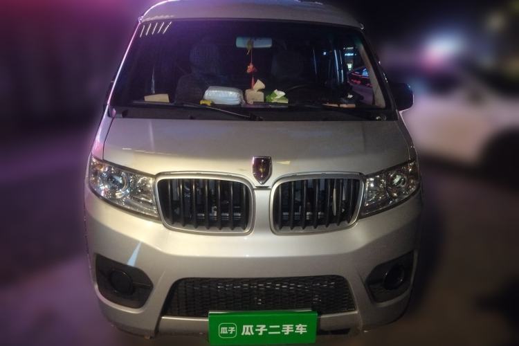 Used Jinbei Hiace X30 2023 1.5L Super-Comfortable Passenger Van 5/6/7-Seater Non-Air-Conditioned Version Model SWC15M
