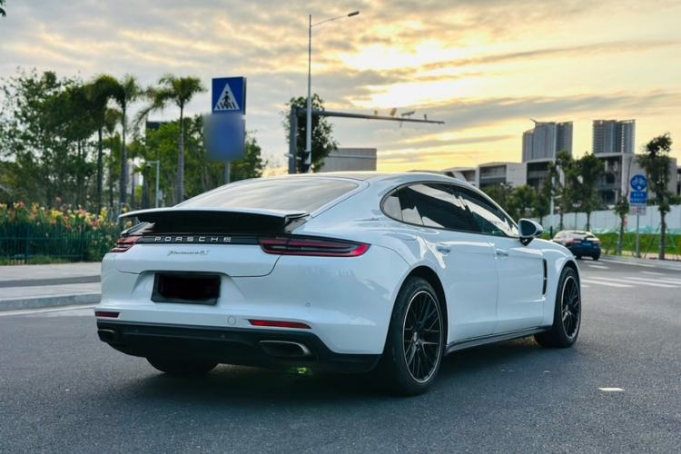 Used Porsche Panamera 2017 Panamera 4 Executive Long Wheelbase 3.0T
