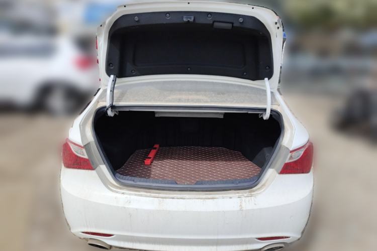 Used Hyundai Sonata 2015 Classic 2.4L Automatic Leading Edition China V Standard Trunk