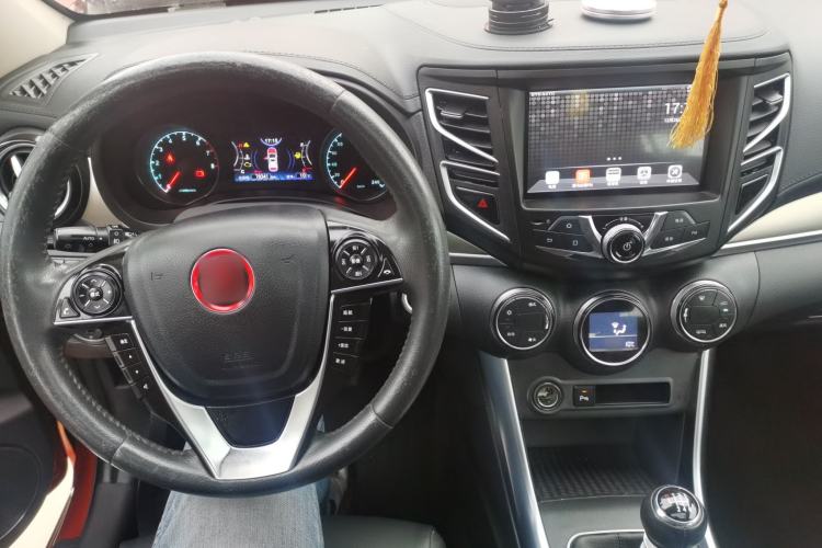 Used BYD Song 2017 Gaishi Upgrade Edition 1.5TI Manual Elite Model
