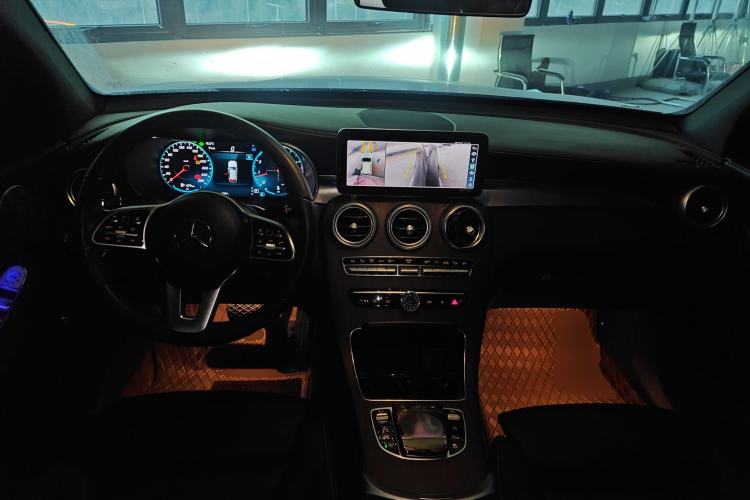 Used Mercedes-Benz GLC 2021 GLC 300 L 4MATIC Dynamic Model Center Console