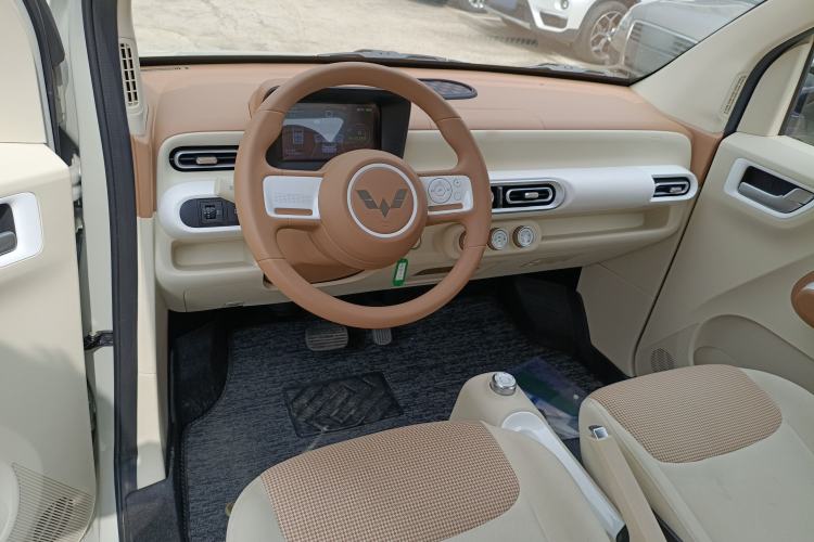 Used Wuling Hongguang MINIEV 2024 3rd Generation 215km Youth Edition Center Console