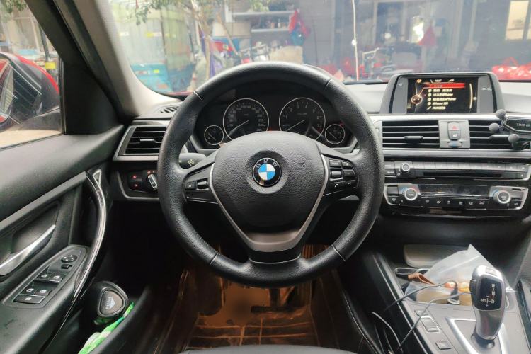 Used BMW 3 Series 2016 320Li Ambition Model
