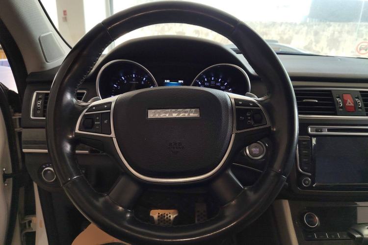 Used Haval H8 2015 2.0T Four-Wheel Drive Elite Model
