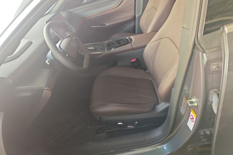 Used CHANGAN NEVO A07 2025 All-Electric "True Fragrance" Edition 710-Mile Long-Range Version Left Front Seat