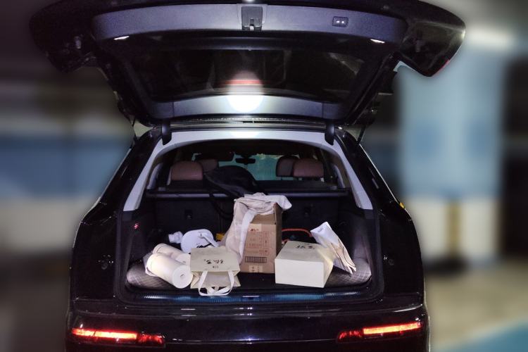 Used Audi Q7 2019 55 TFSI Technology Edition Trunk