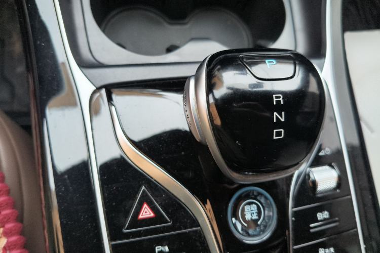 Used BYD Qin PLUS 2023 Champion Edition EV 420KM Leading Model Gear Lever