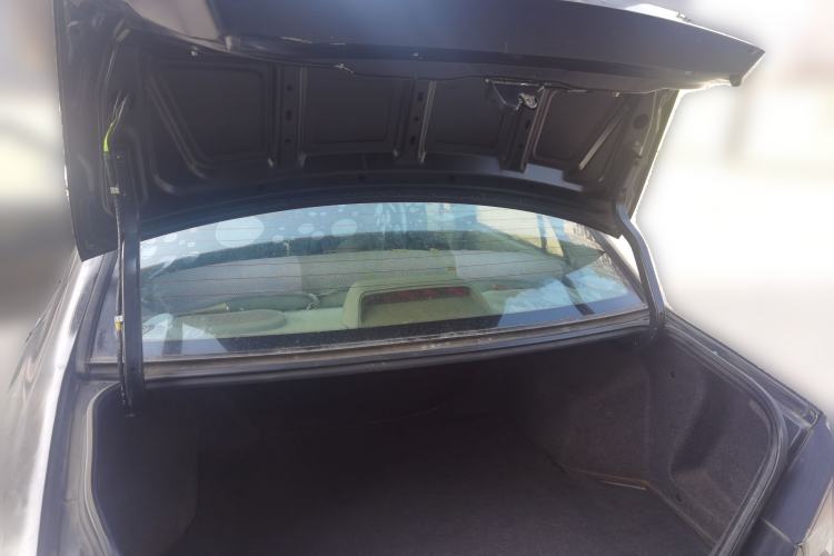 Used Soueast V3 Lingyue 2011 Revised Version 1.5L Manual – Style Edition Trunk