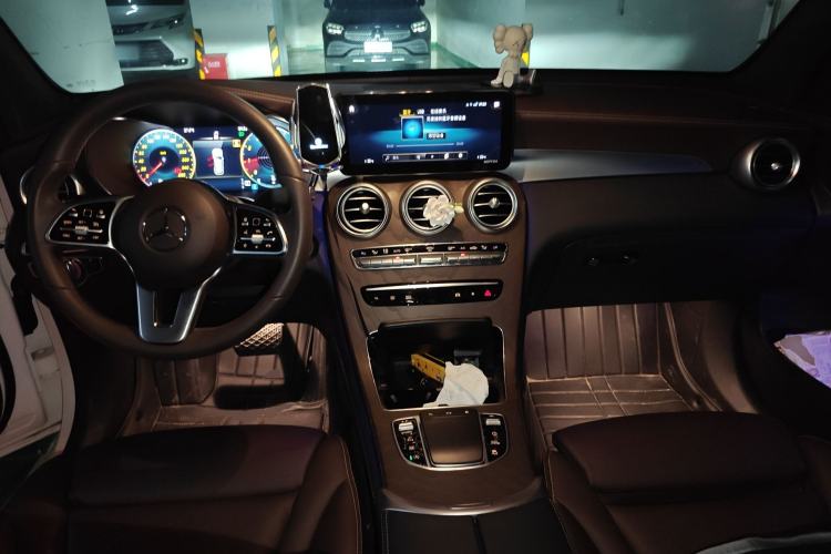 Used Mercedes-Benz GLC 2021 GLC 260 L 4MATIC Luxury Model Center Console